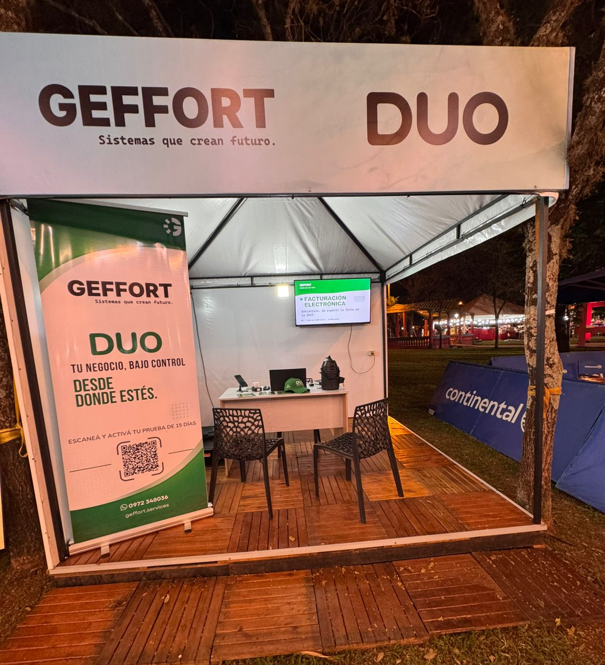 Stand de Geffort iluminado en la Expo Yguazú 2026